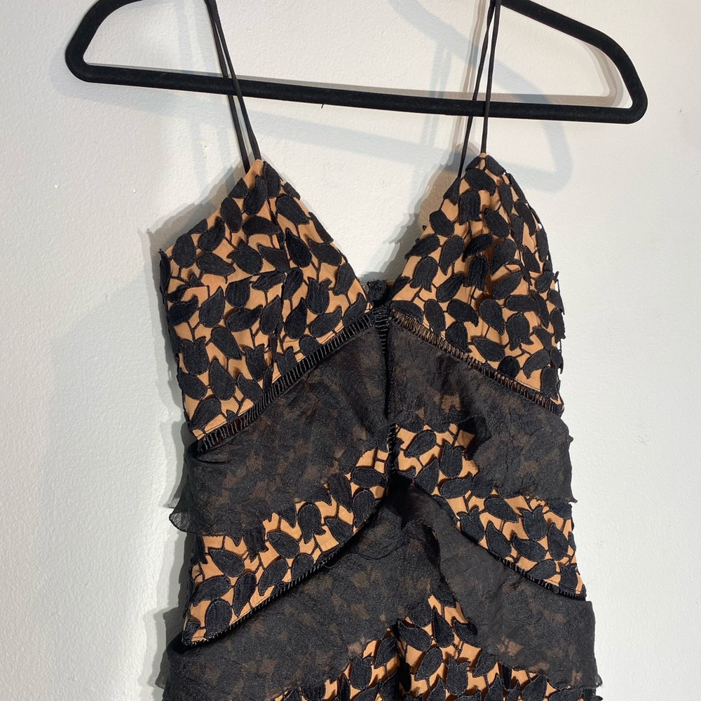 Gorgeous Lace Gown**Small $348 - Picture 3 of 8